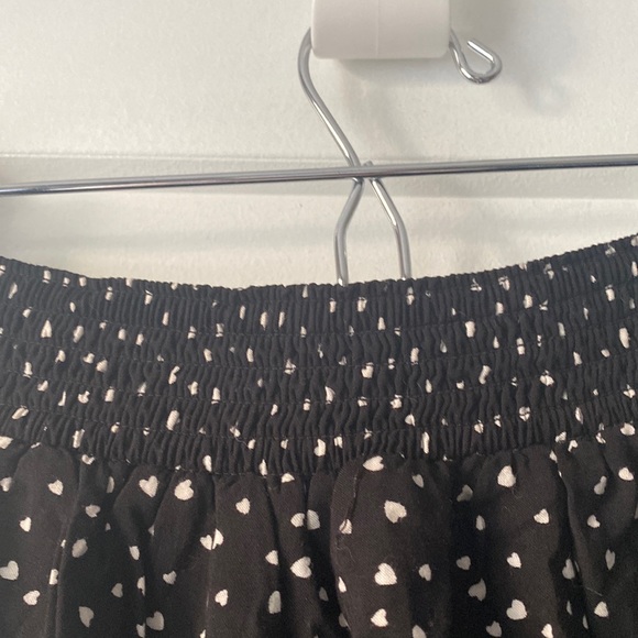 ✨ANY 2 FOR 15 ANY 3 FOR 20✨- Heart Print H&M A-Line Mini Skirt - Picture 7 of 8